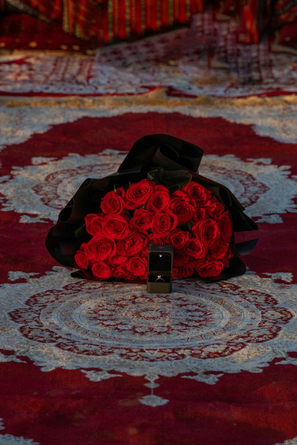 Demande en mariage dans le désert de Dubai avec repas – Image 4