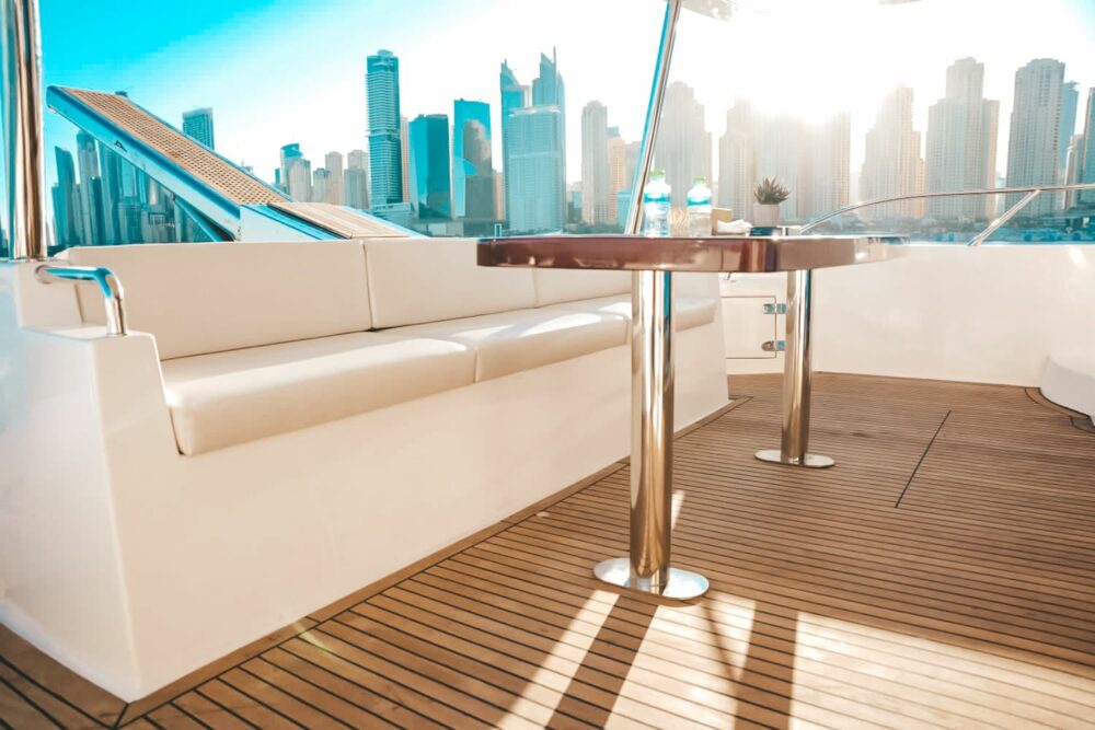 Location d'un yacht privé 82FT avec jacuzzi – Image 9