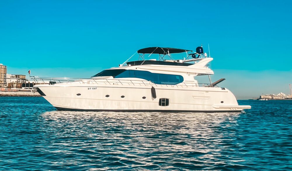 Location d'un yacht privé 82FT avec jacuzzi – Image 4