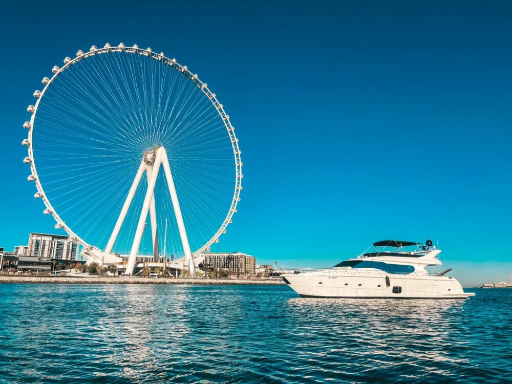 Location d'un yacht privé 82FT avec jacuzzi – Image 2