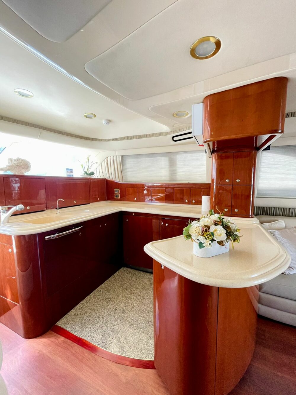 Location d'un yacht privé 63FT – Image 7