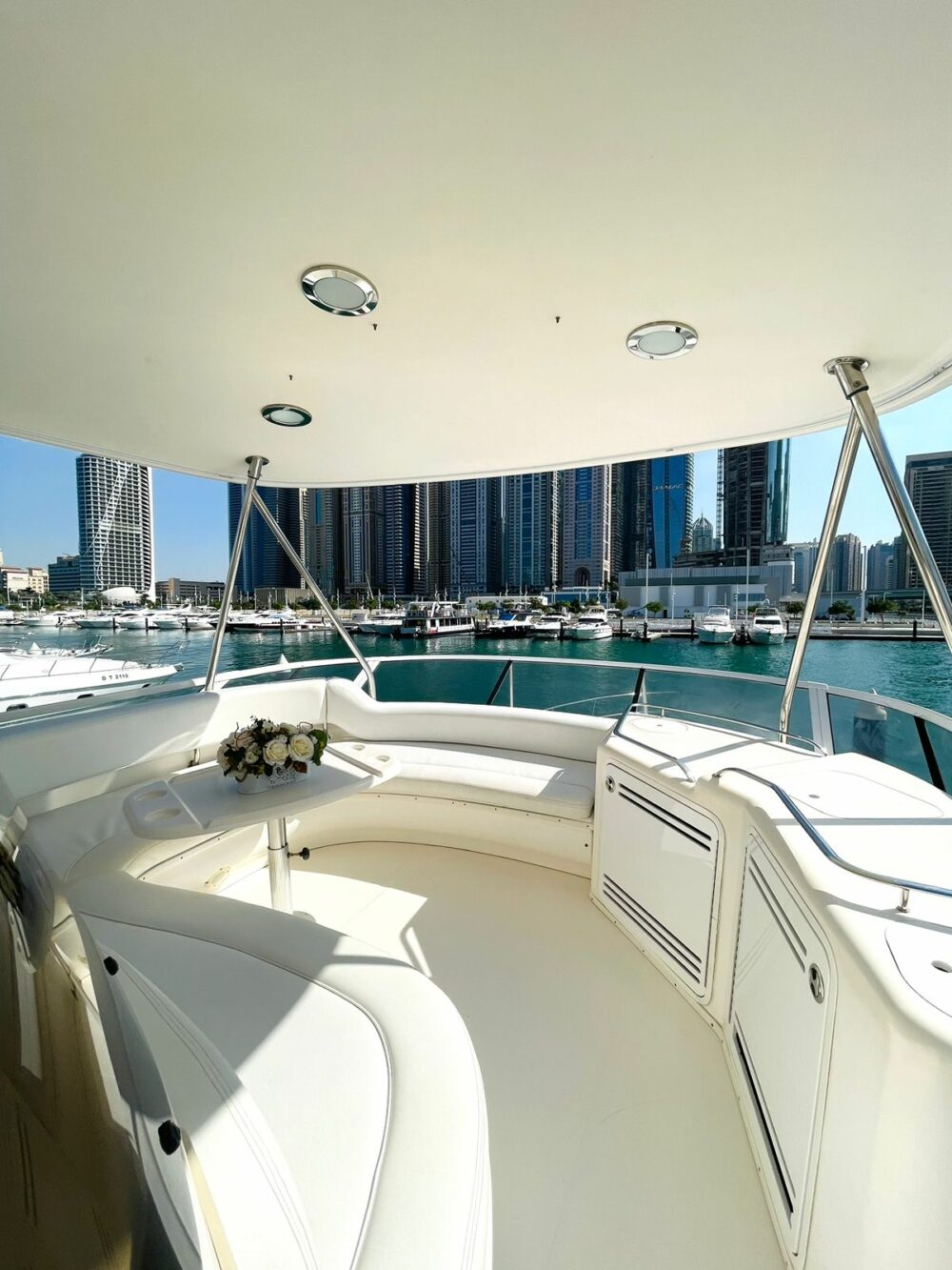 Location d'un yacht privé 63FT – Image 2