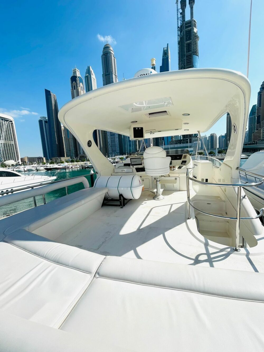 Location d'un yacht privé 63FT – Image 6